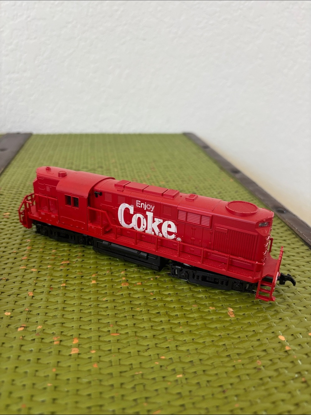 Enjoy Coke Red Toy Train Locomotive HO engine